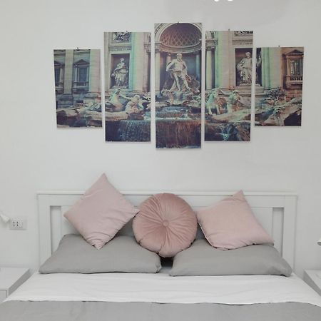 Martina A Piazza Del Popolo Villa Rome Bagian luar foto
